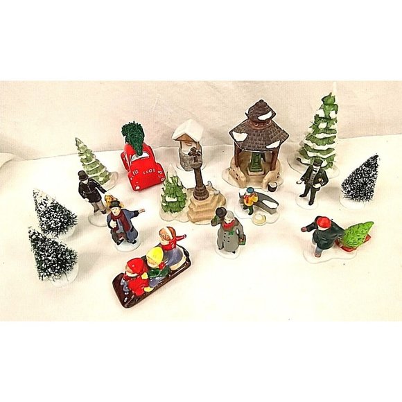 Vintage Dept 56 Christmas Village Accessories Volkswagen People Gazebo Well - Picture 5 of 5
